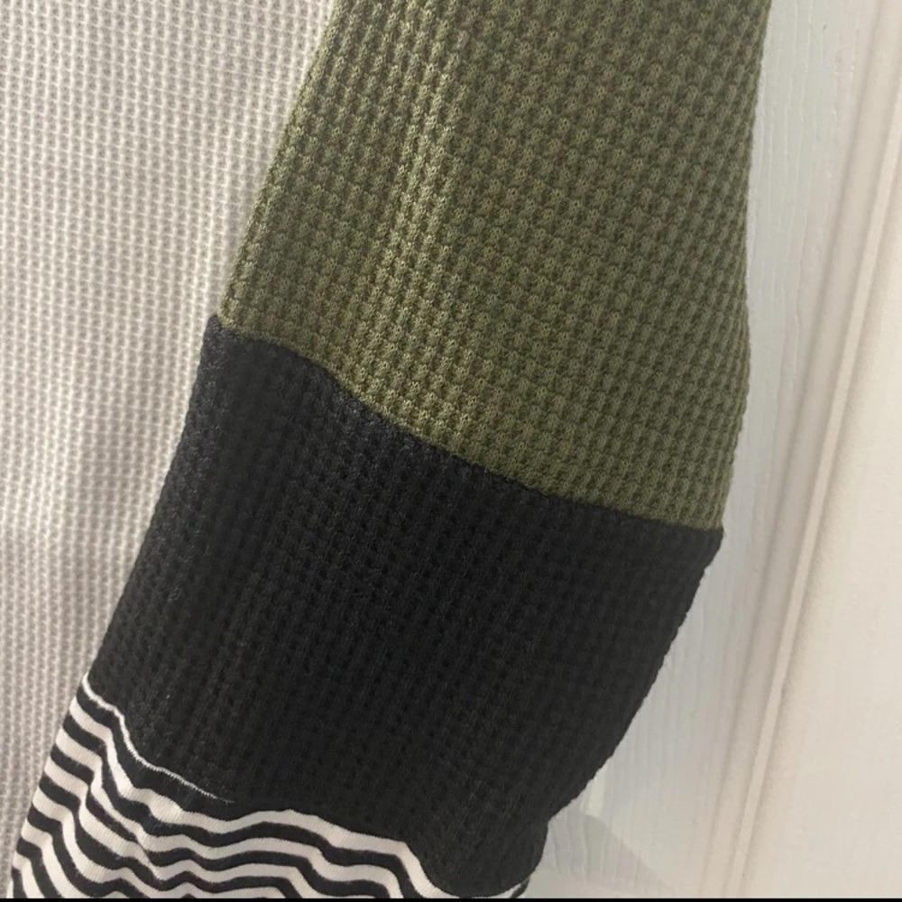 SHEIN Colorblock Waffle Knit Striped Panel Long Sleeve Top Women’s Size Small - Picture 3 of 8